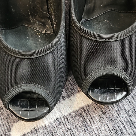 Donald J. Pliner Black Peep Toe Women's Shoes - Picture 8 of 9